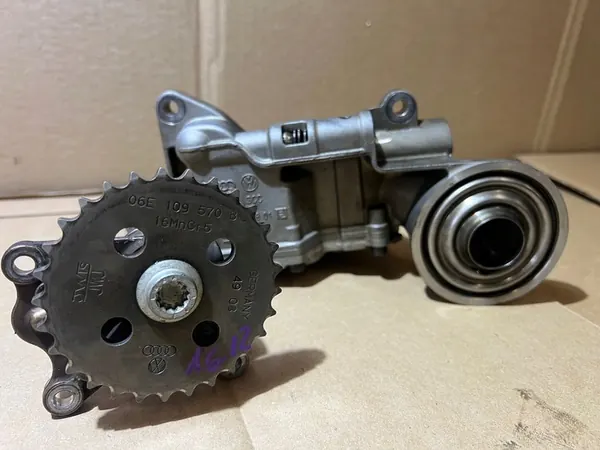 Oljepump AUDI A6 C6 2.4 V6 image 3