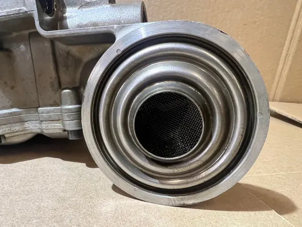 Oljepump AUDI A6 C6 2.4 V6 image 4