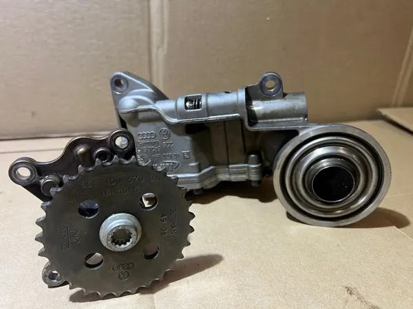 Oljepump AUDI A6 C6 2.4 V6 image 5