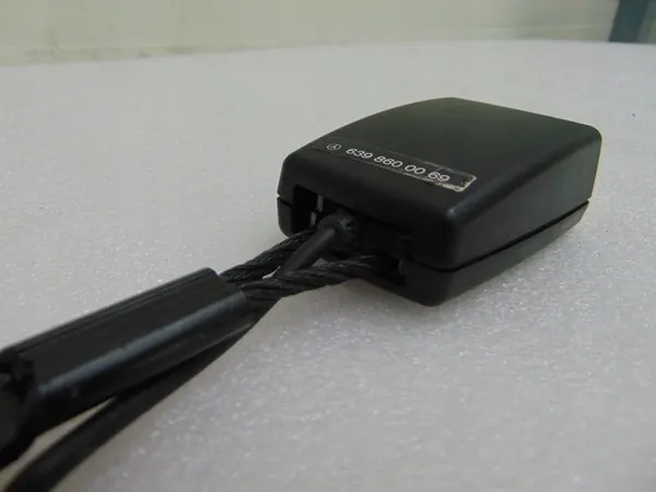Seat Belt Buckle Mercedes W639 A6398600069 image 3