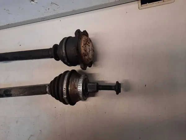Höger fram drivaxel VW Passat B5 FL 1.9 TDI image 2
