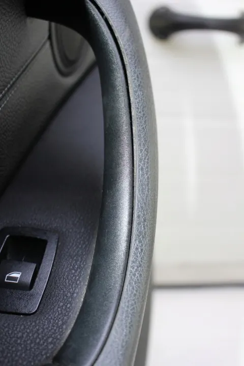 BMW X1 F48 Linker Achterdeurbekleding OEM 51427438103 image 4