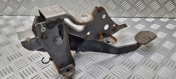 Pédale de frein OEM 8200711631 pour Renault Clio III image 4