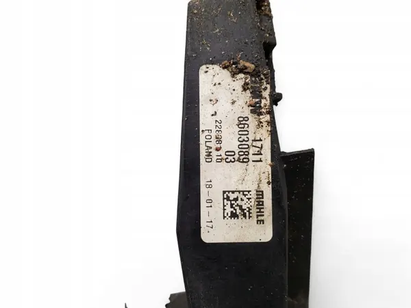 Radiador completo BMW X1 (F48) 2.0L Gasolina 2017 OEM 8603089 image 2