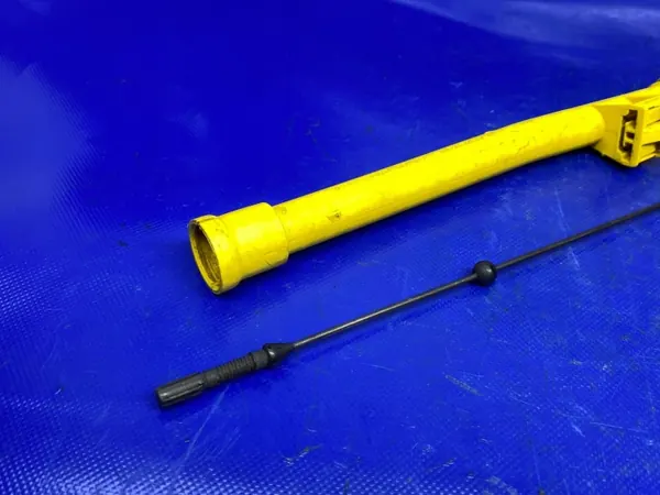 Oljesticka OEM 06B103663G för Audi A4 B6 VW Passat image 3