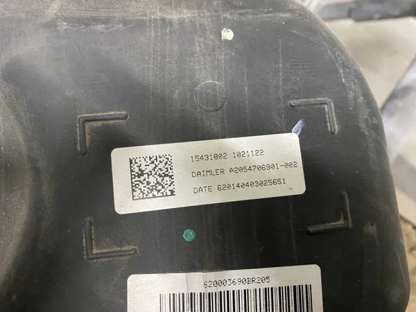 Begagnad AdBlue-tank OEM A2054704701 för Mercedes C-klass image 6
