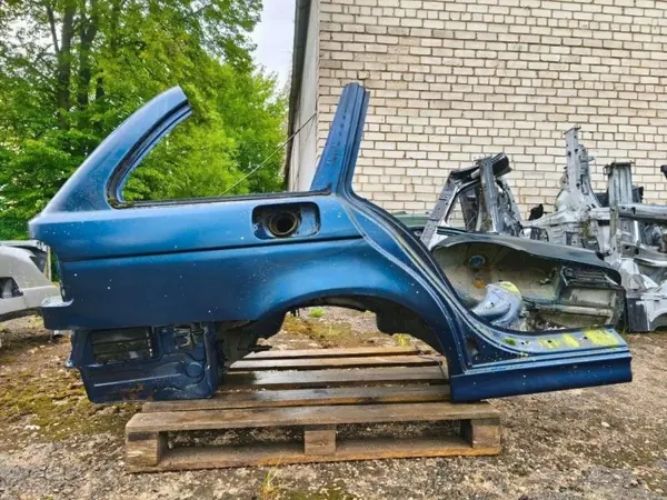 Panneau quart droit arrière BMW OE 8158006 E39 image 8