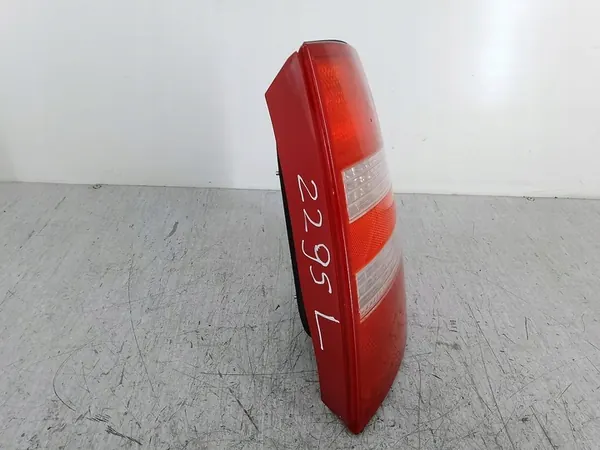 Luz Trasera Derecha Skoda Fabia I FL Sedán image 8