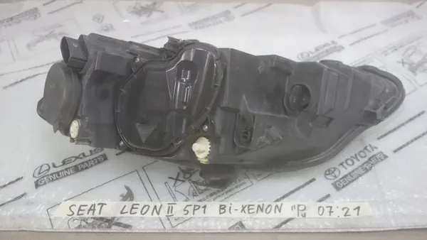 Refletor de Farol Direito Seat Leon II Lift Bi Xenon image 3