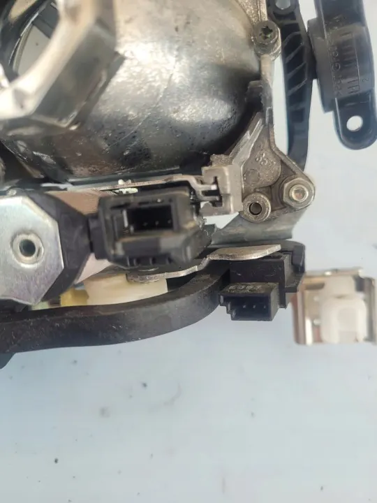 Cache Phare Droit Avant OEM BMW F32 Europe image 4