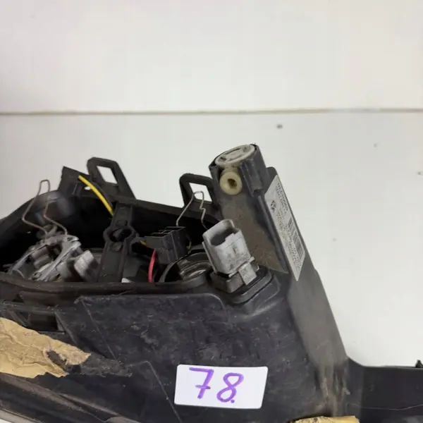Rechter Frontscheinwerfer OEM JPF9628666780 für Peugeot 206 image 9
