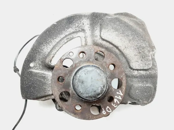 2014 Mercedes-Benz CLS C218 Framhjulnav 1321810 image 5