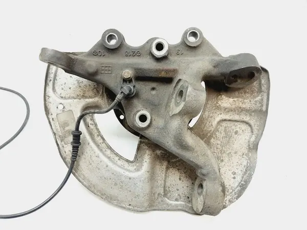 2014 Mercedes-Benz CLS C218 Framhjulnav 1321810 image 6