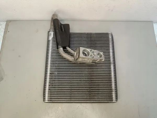 VW T-ROC LIFT 1.5 TSI 2025 Troca de calor 5WB816103A image 2