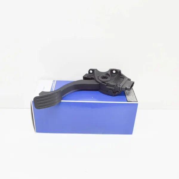 Ford Mondeo MK4 Gaspedaal LHD 2103911 image 2