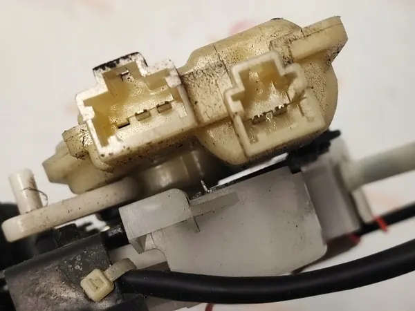 Fecho de porta-malas INSIGHT II 11r - Peça Honda OEM image 4
