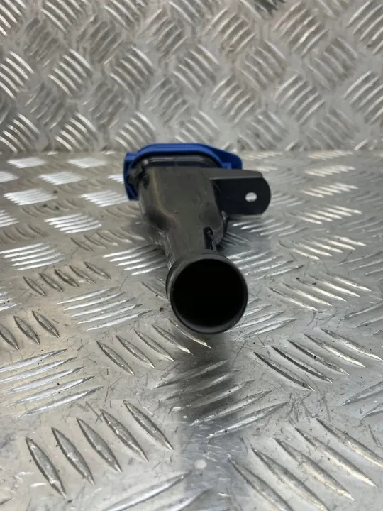Mercedes W206 Scheibenwaschanlage Tankdeckel OEM A2068600900 image 6