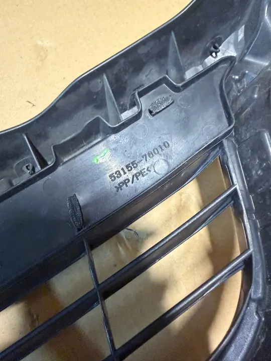 Grelha Lexus CT 200H OEM 070328 - Original Usado image 5