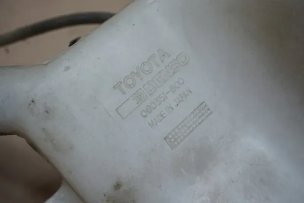 Scheibenwaschbehälter Toyota RAV4 I OEM 94-00 image 8