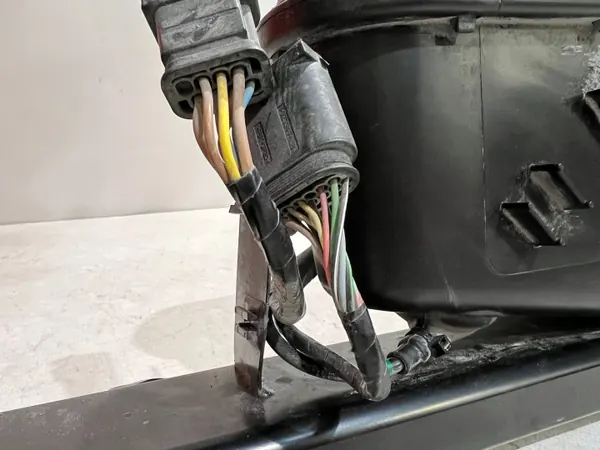 Sähköinen hinauskoukku OEM 9465776 BMW 4 i4 G26 image 10