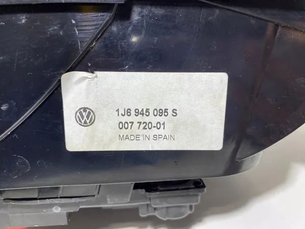 VW GOLF IV VÄNSTER BAKLJUS 1J6945095S image 4