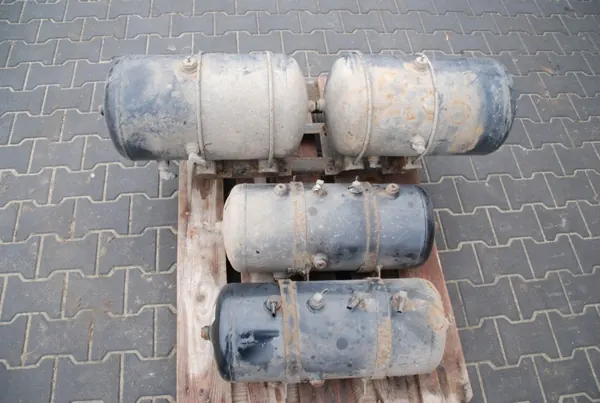 DAF XF 105 Lufttank OEM 1694140 1733544 image 2