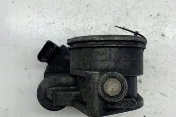 Carburador AUDI A4 CABRIO 2.5L diesel 2004 OEM 059128063A image 3