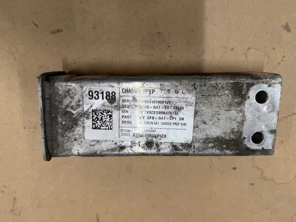 Tesla Model Y OEM 1109193-00-C Support Zone de Déformation image 4