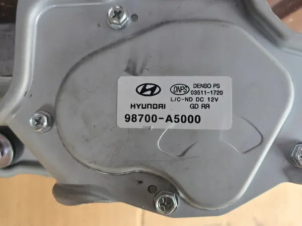 HYUNDAI I-30 I30 2012- Achterruitenwissermotor 98700-A5000 image 3