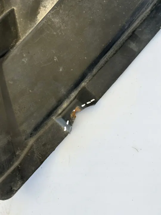Porsche Panamera 971 oikea etulokasuoja OEM 971809958A image 4