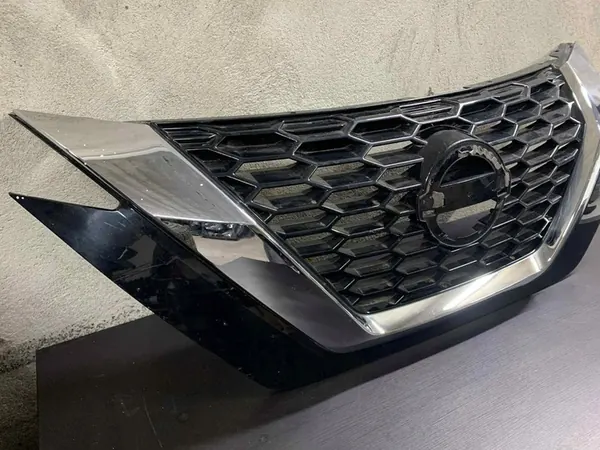 Grill for Nissan Juke II F16 623106PA0A / 623106PA0B image 2