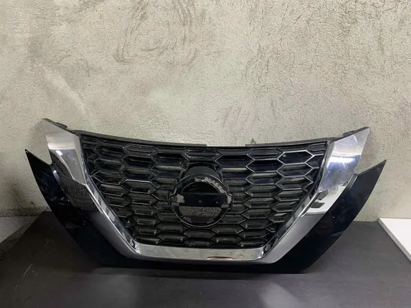 Grill for Nissan Juke II F16 623106PA0A / 623106PA0B image 3