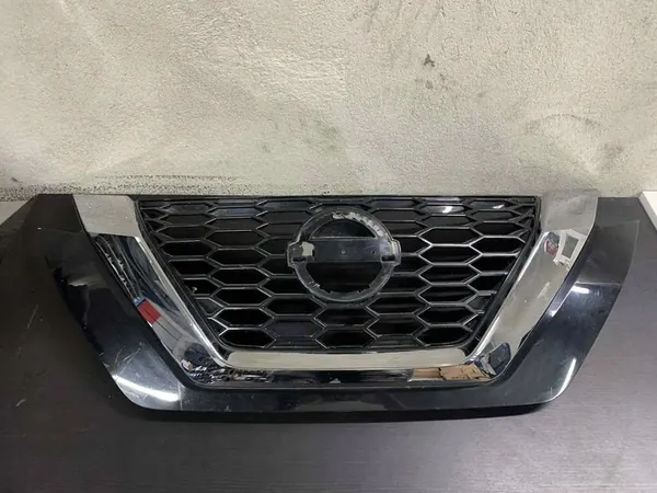Grill for Nissan Juke II F16 623106PA0A / 623106PA0B image 4