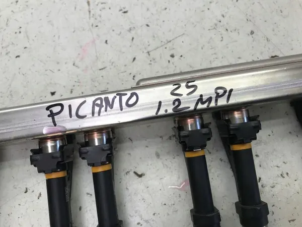 Rail d'injecteur OEM 35350-08000 pour Kia Picanto III image 3