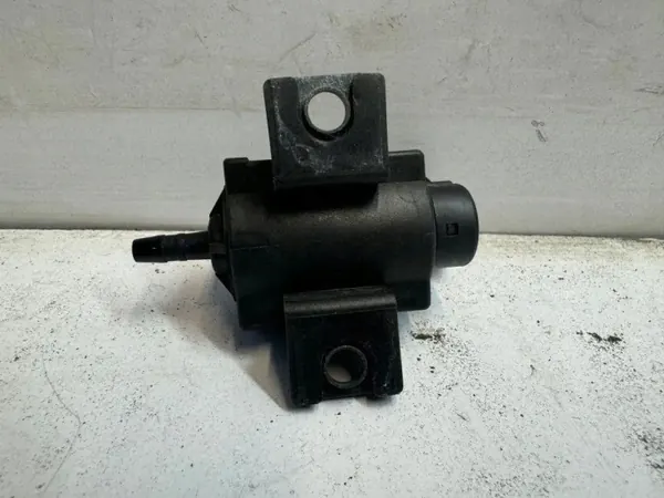 Soupape à vide OEM 670002843 pour Maserati image 3
