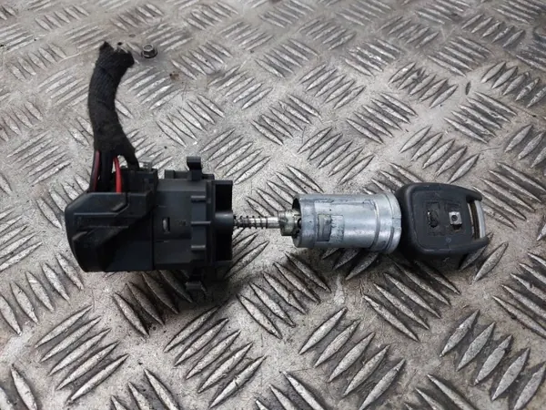 Interruptor de encendido OEM 13168306 para Opel Meriva A image 2