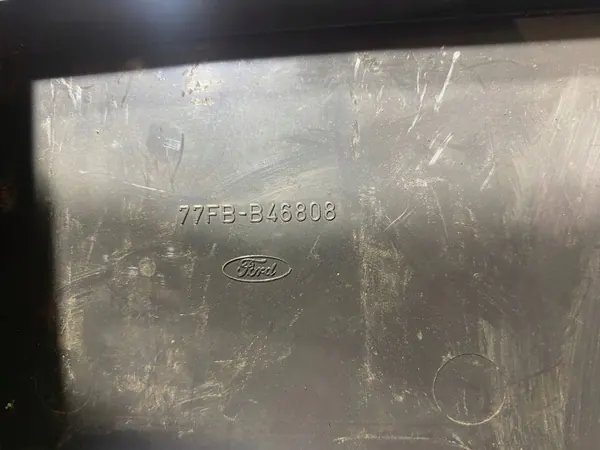 Ford Fiesta MK1 1983 Tavaratilan hyllyn kiinnike OEM 77FBB46808 image 5