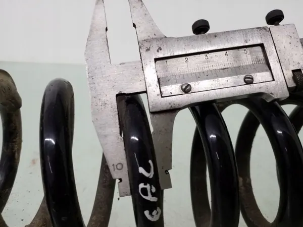 Hyundai Hinterfeder OEM ARA83295 - Gebraucht image 3