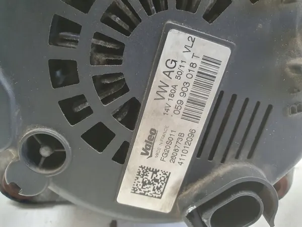 Audi A6 C7 3.0 TDI Vaihtovirtageneraattori 059903018T Valeo image 2
