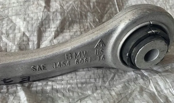 Braccio di Controllo Posteriore Destro BMW E70 E71 OEM 33326795048 image 3