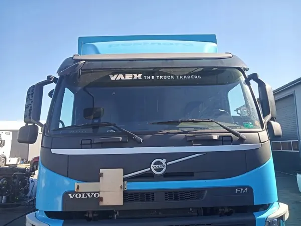 Cabine basse courte Volvo FM4 OEM 85140108 - Euro6 image 2