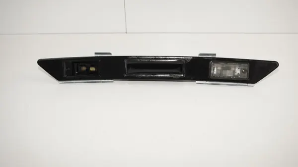 OEM 360199793 Heckklappengriffblende Audi Q7 05-09 image 2