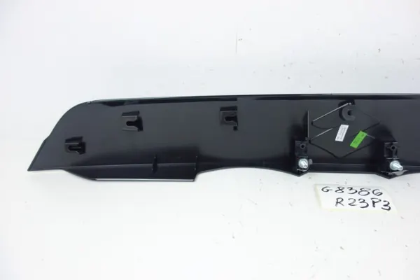 Suzuki S-Cross 2013- Garniture Hayon OEM 83941-61M0 image 6