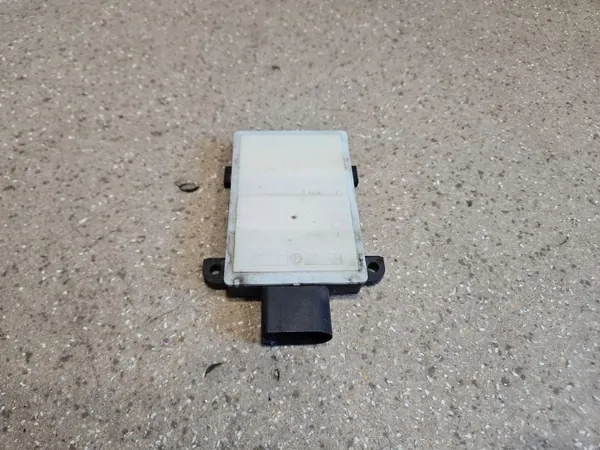 Audi e-tron Voor BSM/BLIS Module OEM 4N0907669G image 8