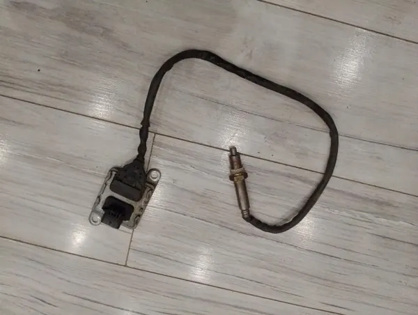 Sonda Lambda NOx usada OEM A0009058111 Mercedes image 2
