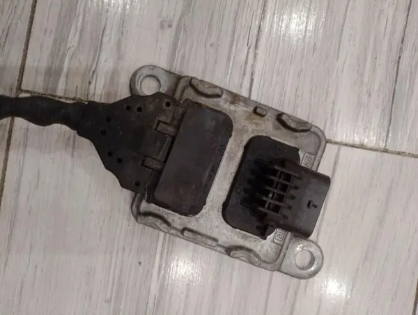 Sonda Lambda NOx usada OEM A0009058111 Mercedes image 3