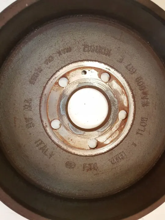 VW ID.4 Takaosan rumpujarru OEM 1EA609617E image 5
