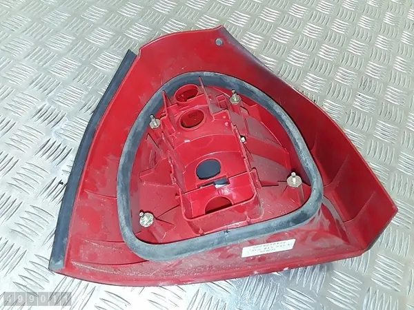 Luz trasera Audi A3 1997 8L0945096A image 3