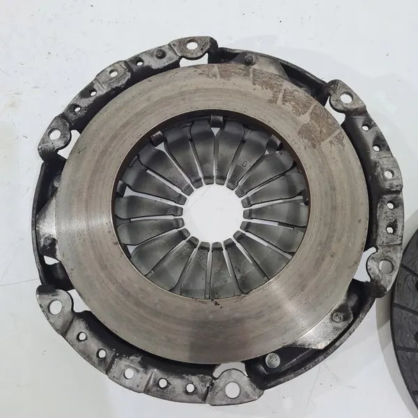 Kit de embreagem Dacia H4M 1.6 SCE 301011769R 2015 image 3