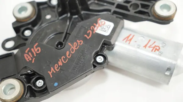 OEM 360203189 Ruitenwissermotor achter Mercedes W246 image 3